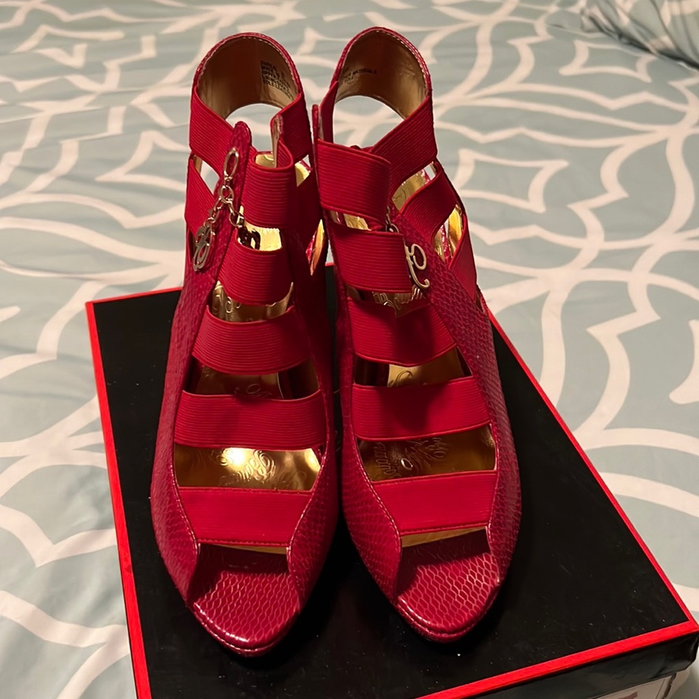 Apple Bottoms Red heel booties